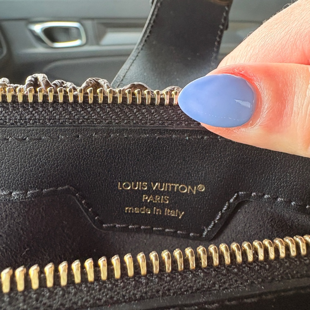 Louis Vuitton Gold-Chain Shoulder Bag - Picture 8 of 8